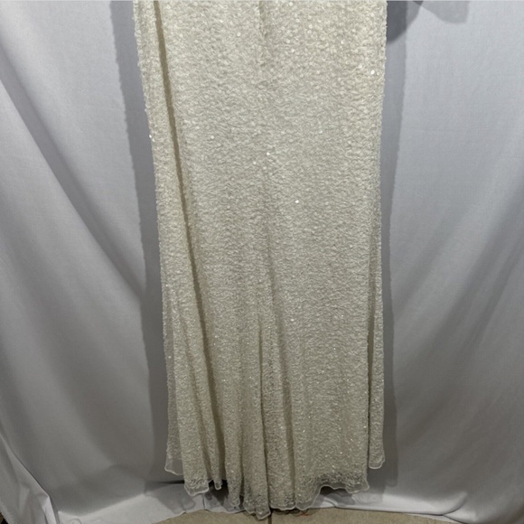 NWT $498 Mac‎ Duggal [ 4 ] Sequined Drop Shoulder Long Sleeve Gown in White - Picture 12 of 14